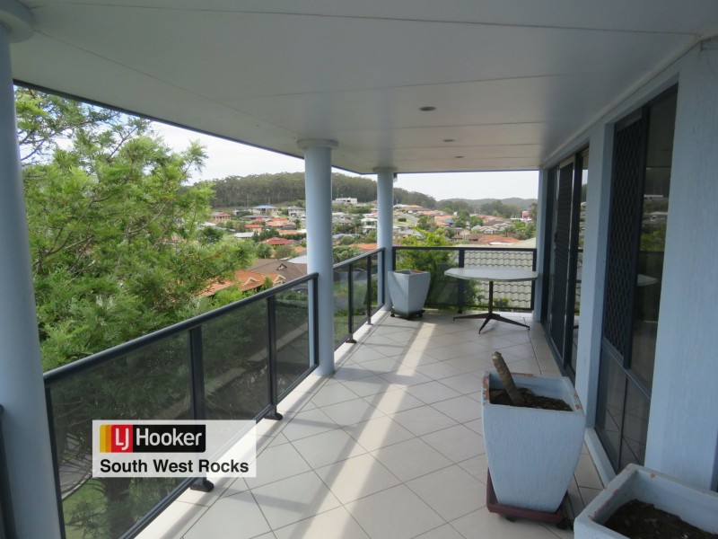 24 Peter Mark Circuit, South West Rocks NSW 2431