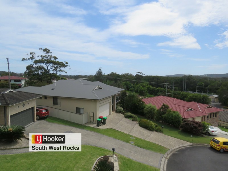 24 Peter Mark Circuit, South West Rocks NSW 2431