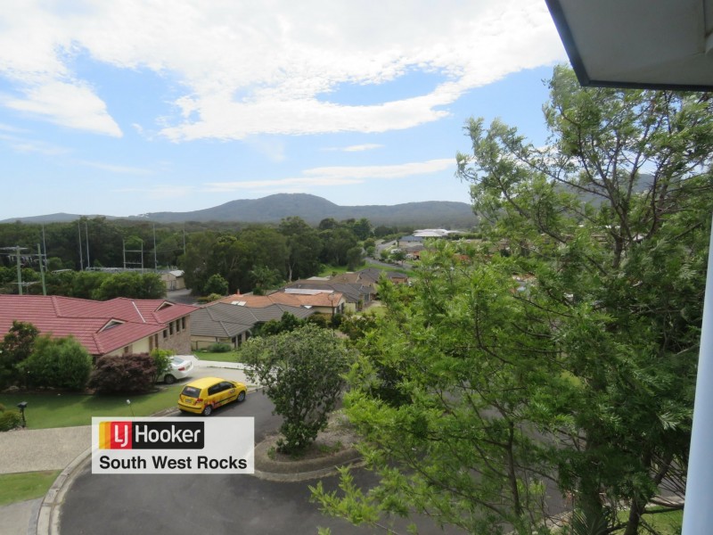 24 Peter Mark Circuit, South West Rocks NSW 2431