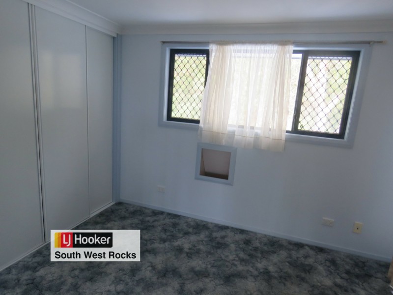 24 Peter Mark Circuit, South West Rocks NSW 2431