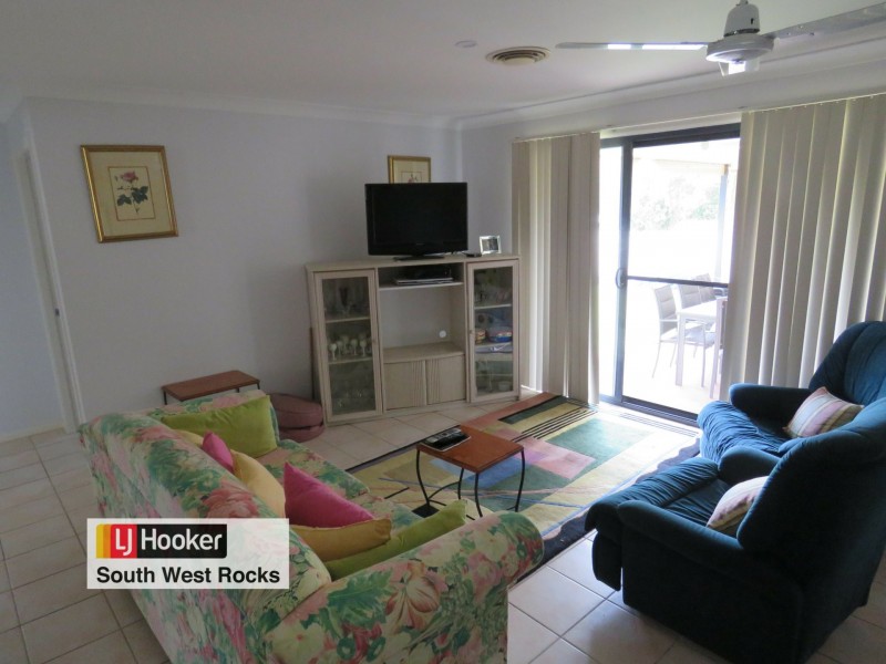 32 Peter Mark Circuit, South West Rocks NSW 2431