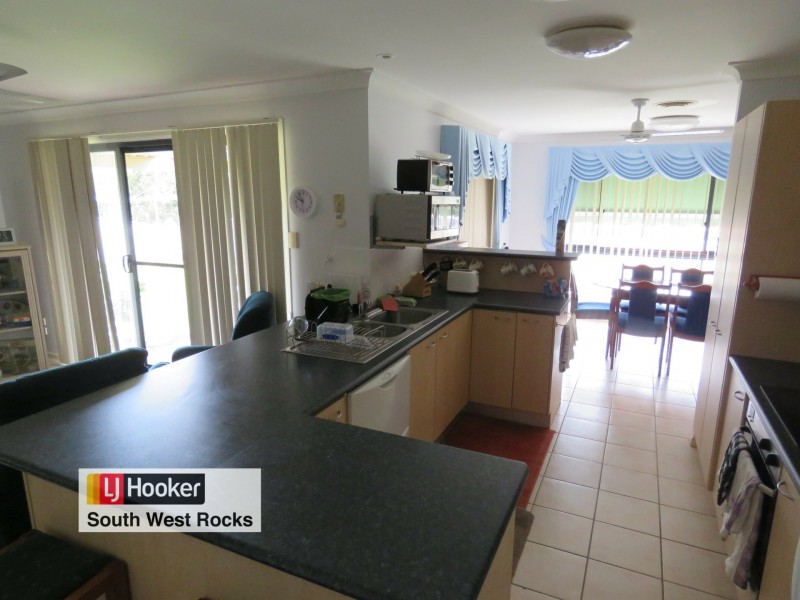 32 Peter Mark Circuit, South West Rocks NSW 2431