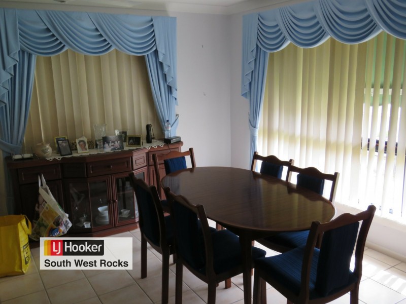 32 Peter Mark Circuit, South West Rocks NSW 2431