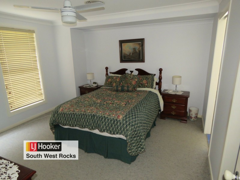 32 Peter Mark Circuit, South West Rocks NSW 2431