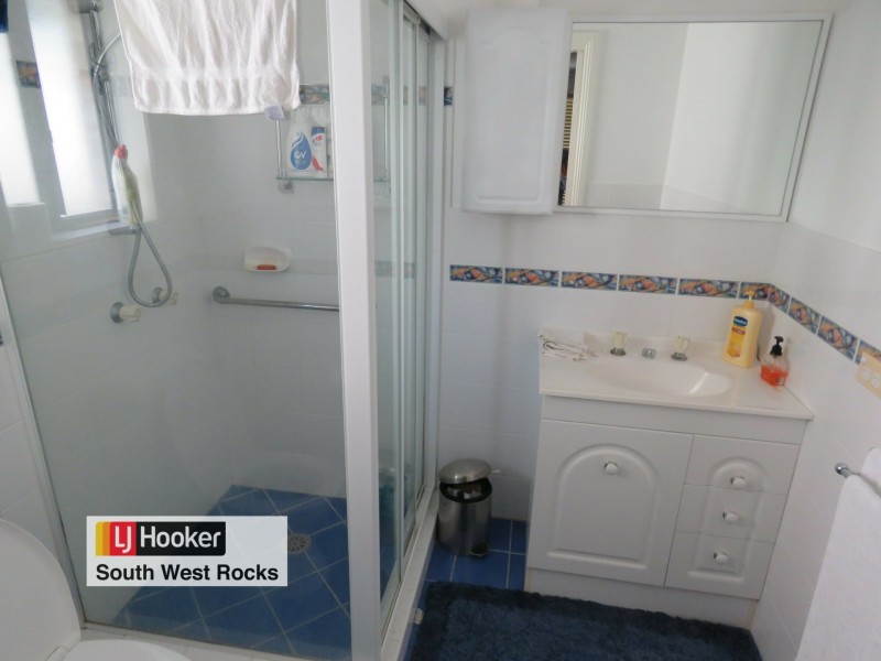 32 Peter Mark Circuit, South West Rocks NSW 2431