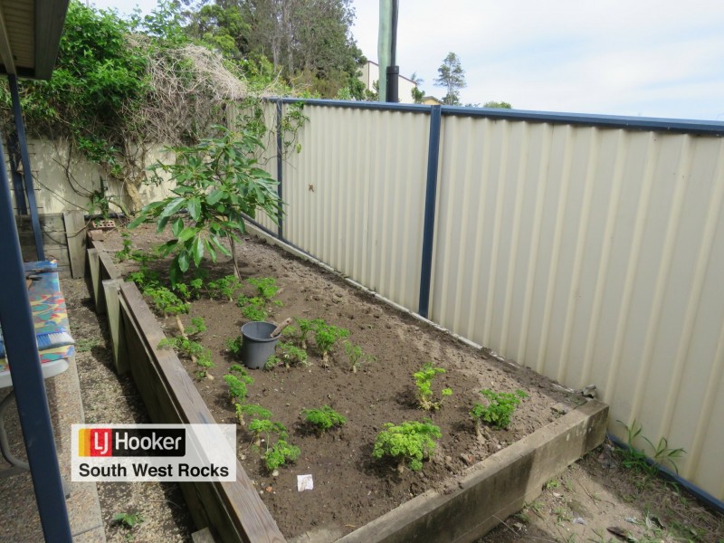 32 Peter Mark Circuit, South West Rocks NSW 2431