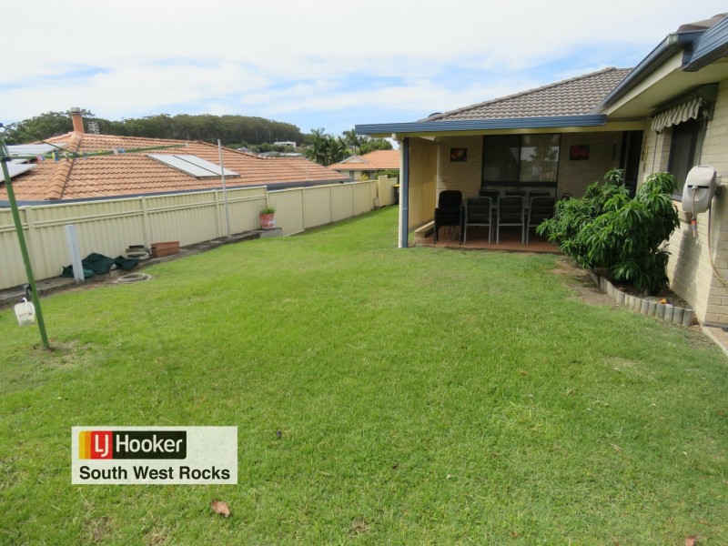 32 Peter Mark Circuit, South West Rocks NSW 2431
