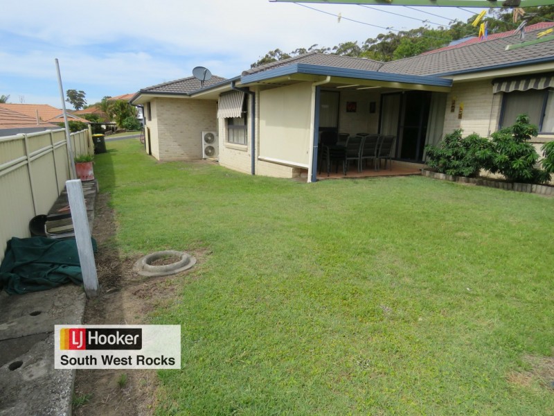 32 Peter Mark Circuit, South West Rocks NSW 2431