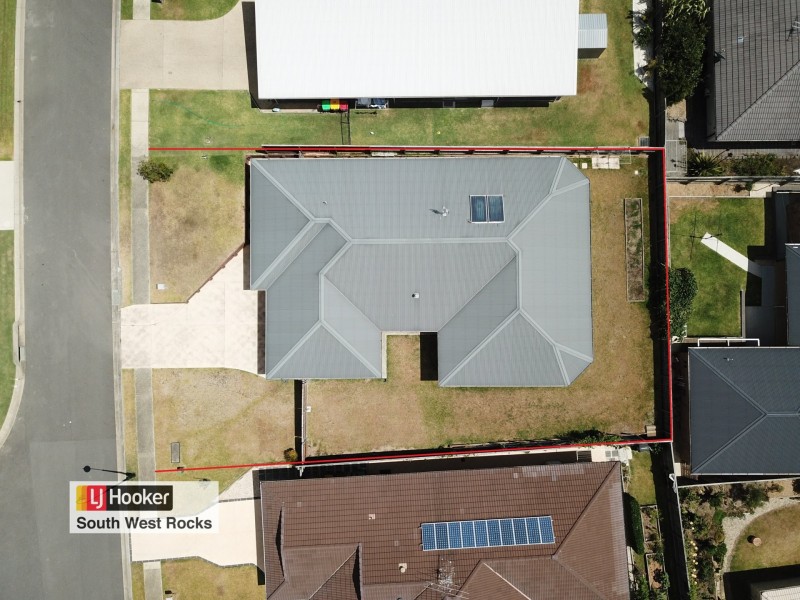8 Rosedale Avenue, South West Rocks NSW 2431