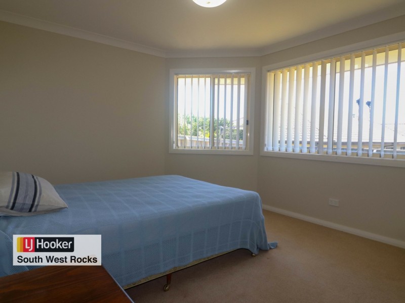 8 Rosedale Avenue, South West Rocks NSW 2431