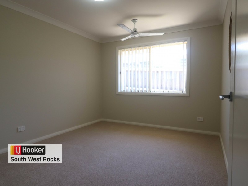 8 Rosedale Avenue, South West Rocks NSW 2431