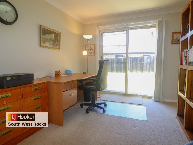 8 Rosedale Avenue, South West Rocks NSW 2431