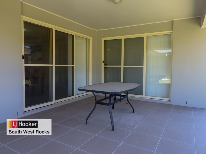 8 Rosedale Avenue, South West Rocks NSW 2431