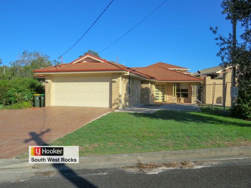 28 Currawong Cr, South West Rocks NSW 2431