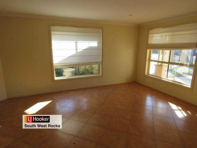 28 Currawong Cr, South West Rocks NSW 2431