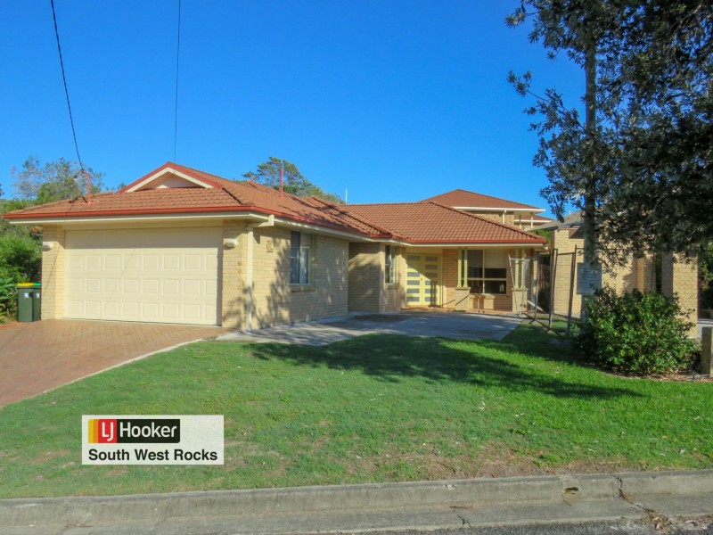 28 Currawong Cr, South West Rocks NSW 2431