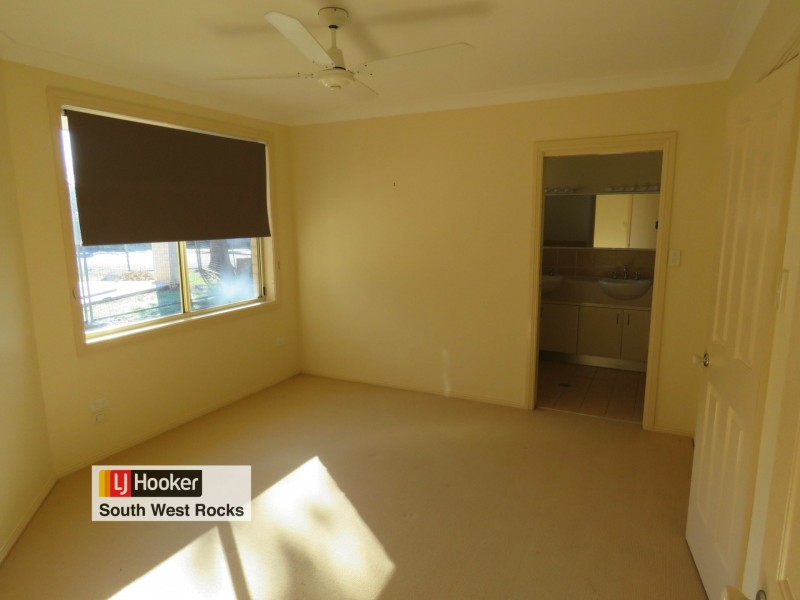 28 Currawong Cr, South West Rocks NSW 2431