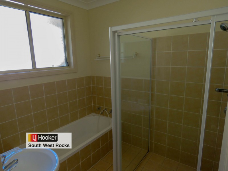 28 Currawong Cr, South West Rocks NSW 2431