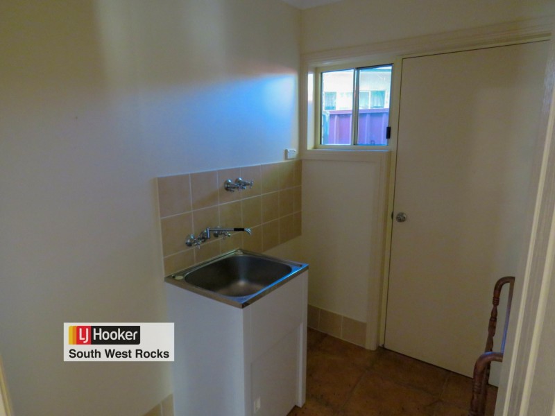 28 Currawong Cr, South West Rocks NSW 2431