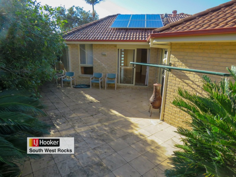 28 Currawong Cr, South West Rocks NSW 2431