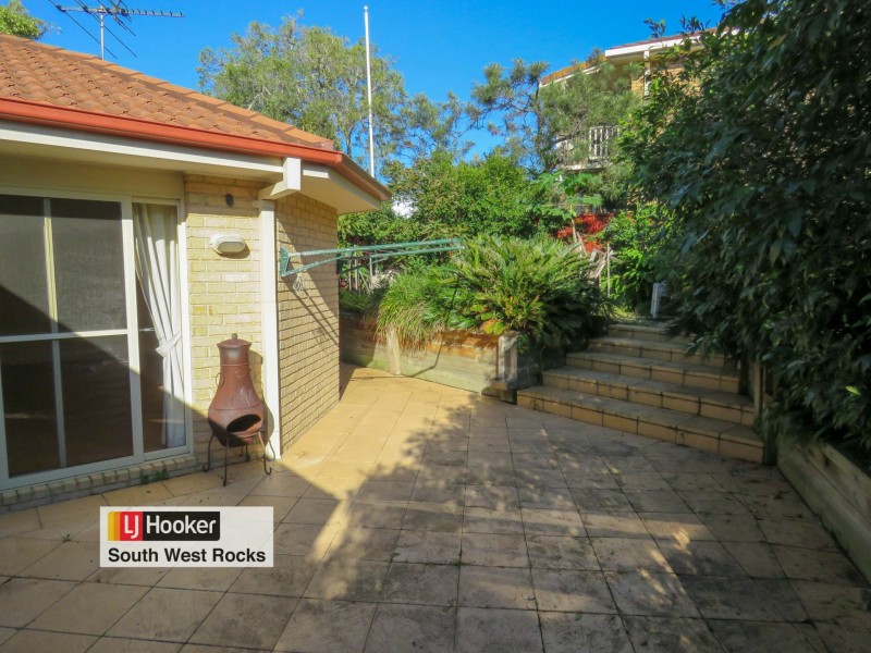 28 Currawong Cr, South West Rocks NSW 2431