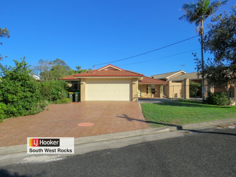 28 Currawong Cr, South West Rocks NSW 2431