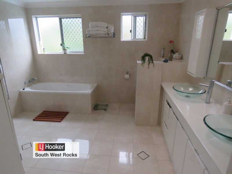 1 Government Road, South West Rocks NSW 2431