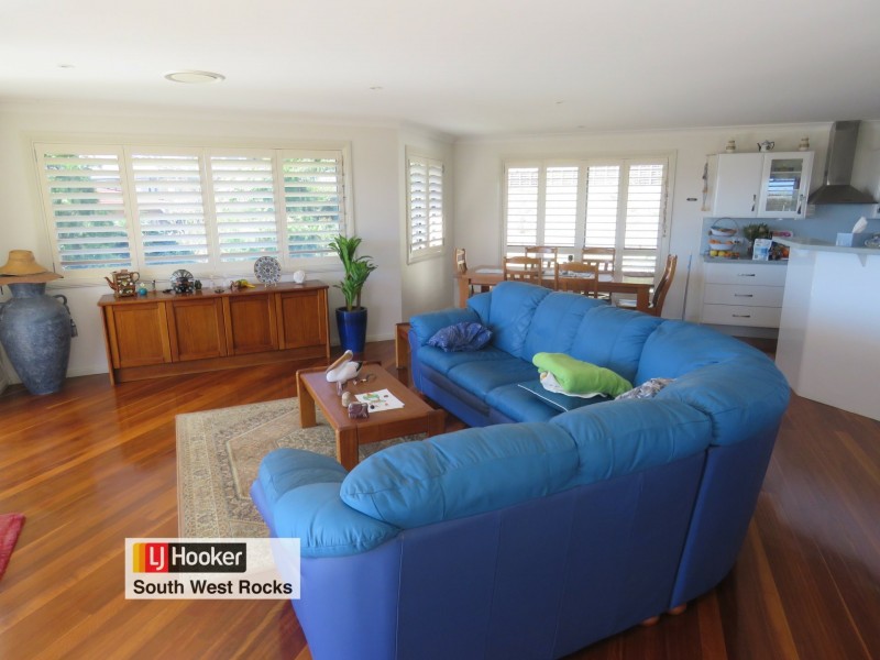 2 Salmon Circuit, South West Rocks NSW 2431