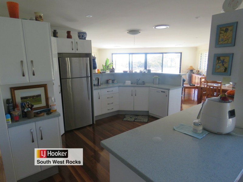 2 Salmon Circuit, South West Rocks NSW 2431
