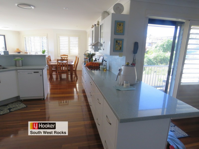 2 Salmon Circuit, South West Rocks NSW 2431