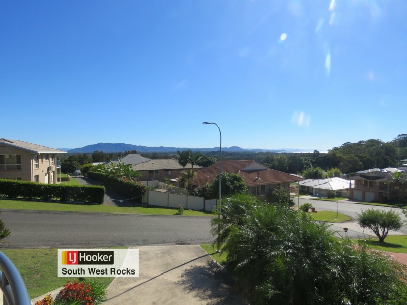 2 Salmon Circuit, South West Rocks NSW 2431