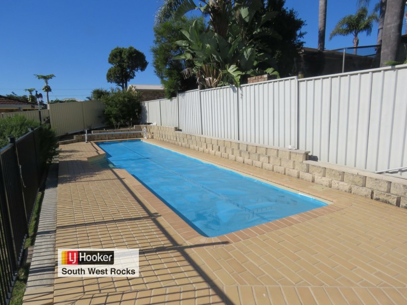 10 Palm Court, South West Rocks NSW 2431