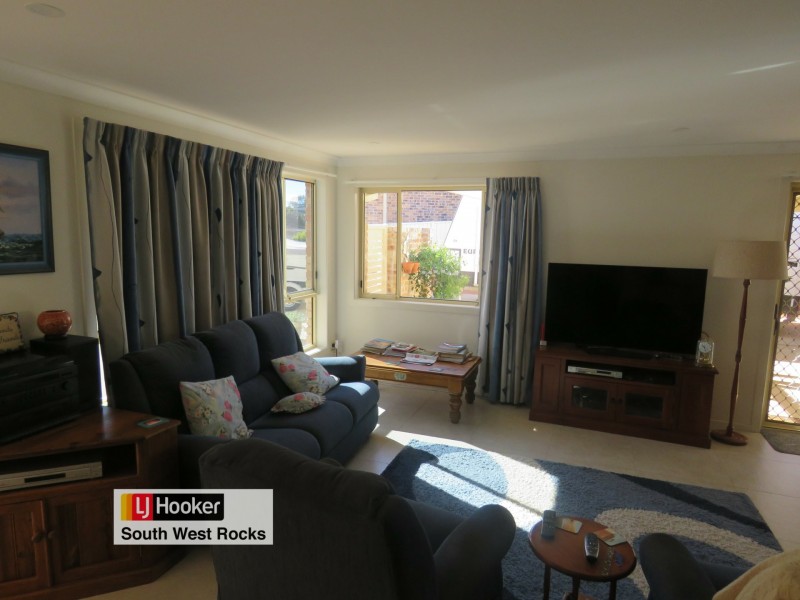 10 Palm Court, South West Rocks NSW 2431