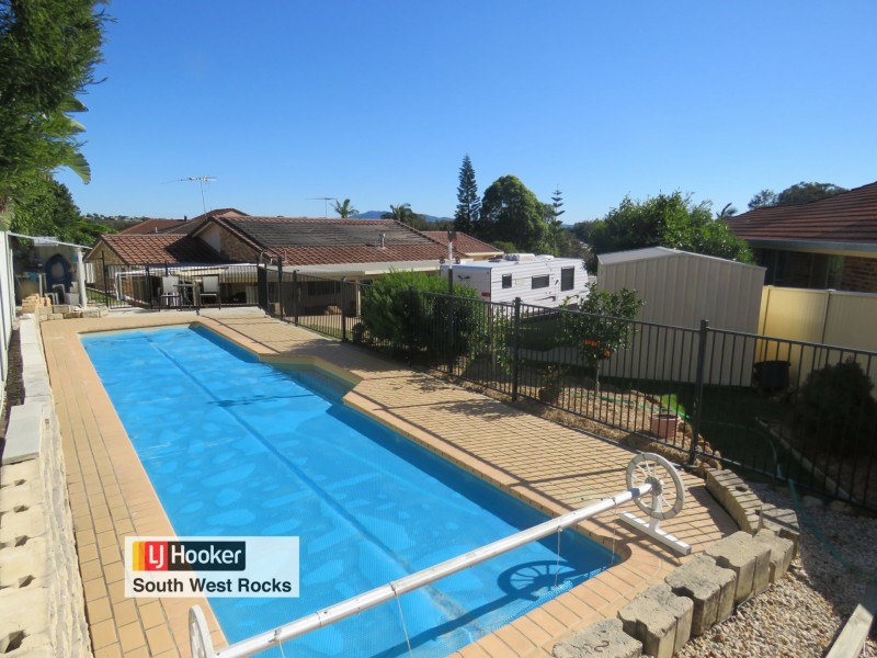 10 Palm Court, South West Rocks NSW 2431