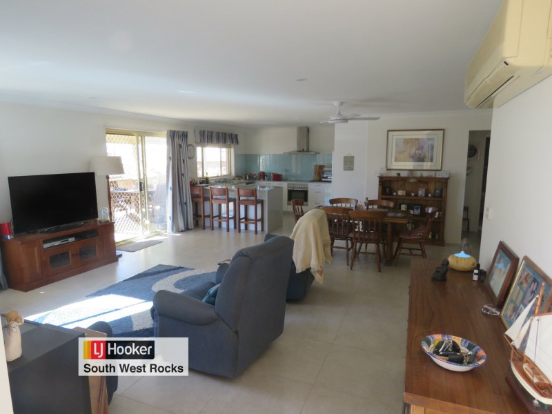 10 Palm Court, South West Rocks NSW 2431