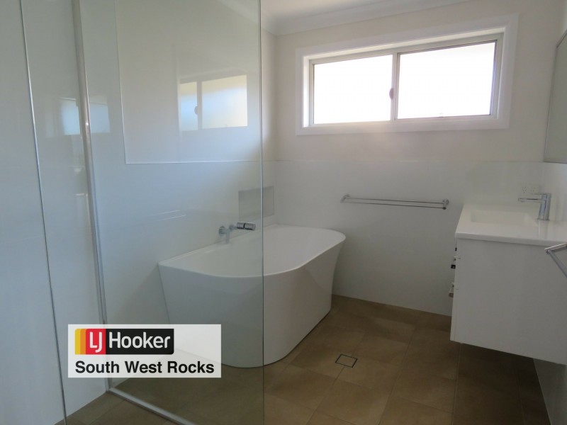 2 Mertens Place, South West Rocks NSW 2431
