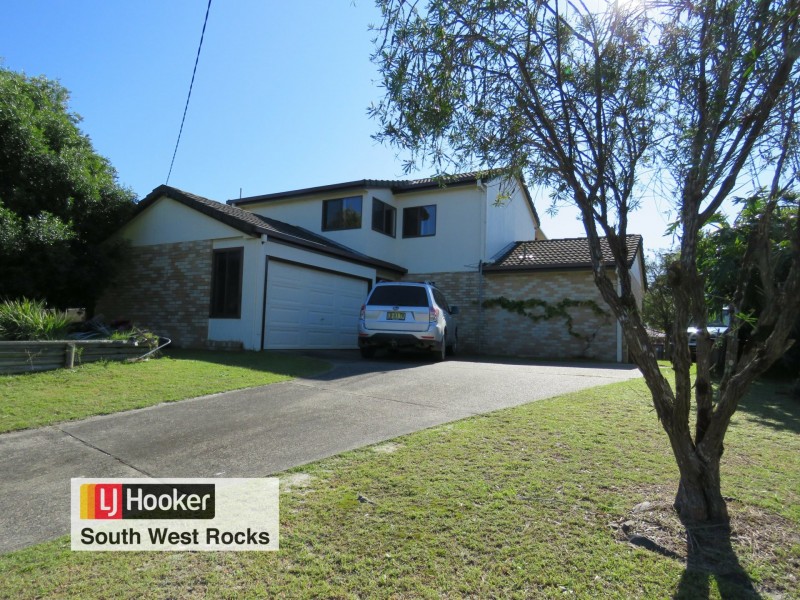22 Emanuel Crescent, South West Rocks NSW 2431