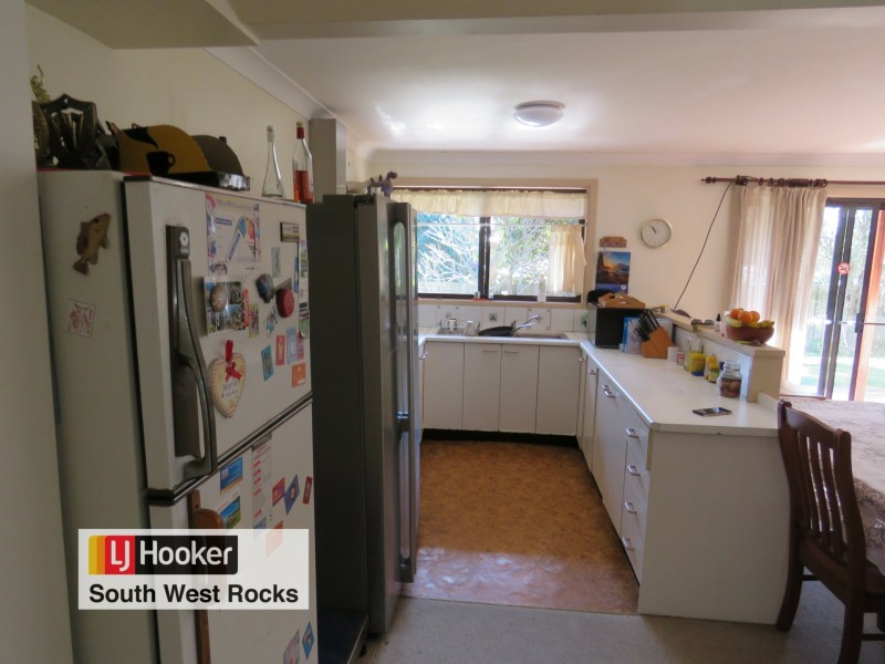 22 Emanuel Crescent, South West Rocks NSW 2431