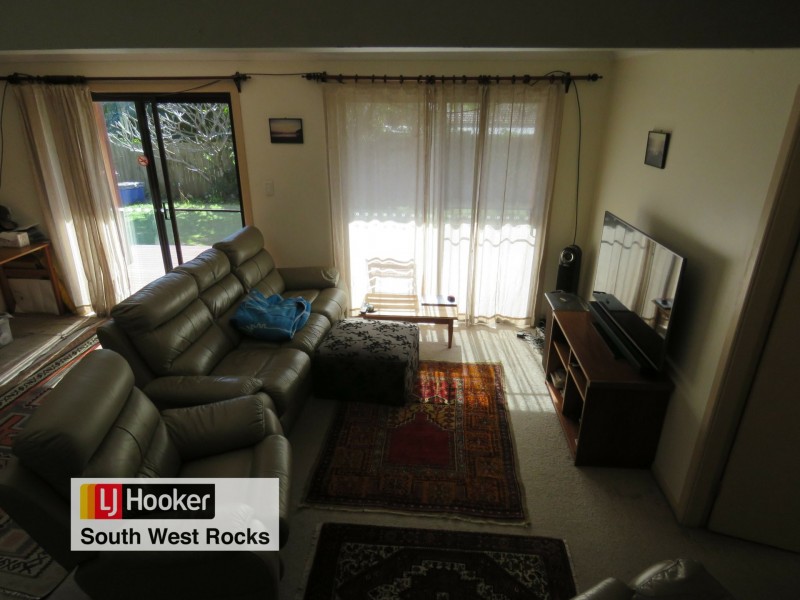 22 Emanuel Crescent, South West Rocks NSW 2431