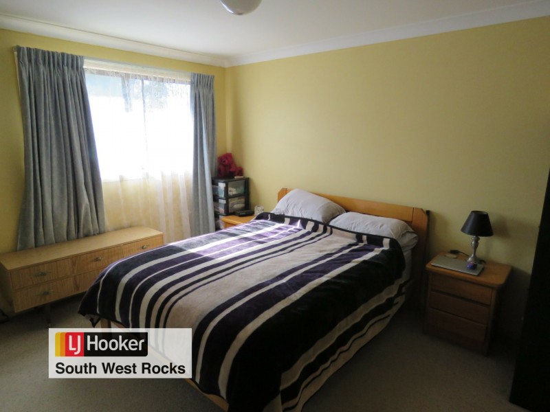 22 Emanuel Crescent, South West Rocks NSW 2431