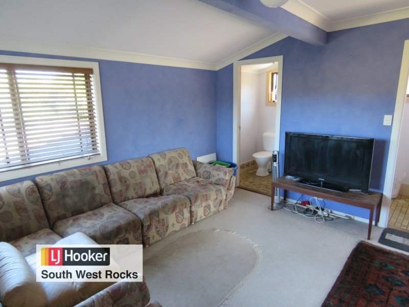 22 Emanuel Crescent, South West Rocks NSW 2431