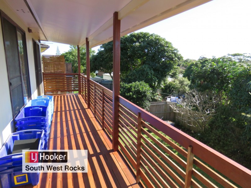 22 Emanuel Crescent, South West Rocks NSW 2431