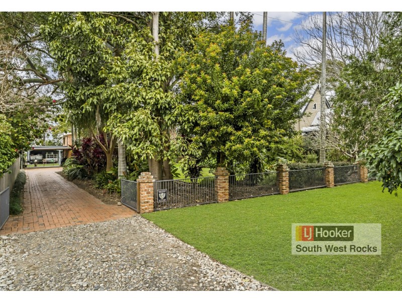 9 Hat Head Road, Kinchela NSW 2440