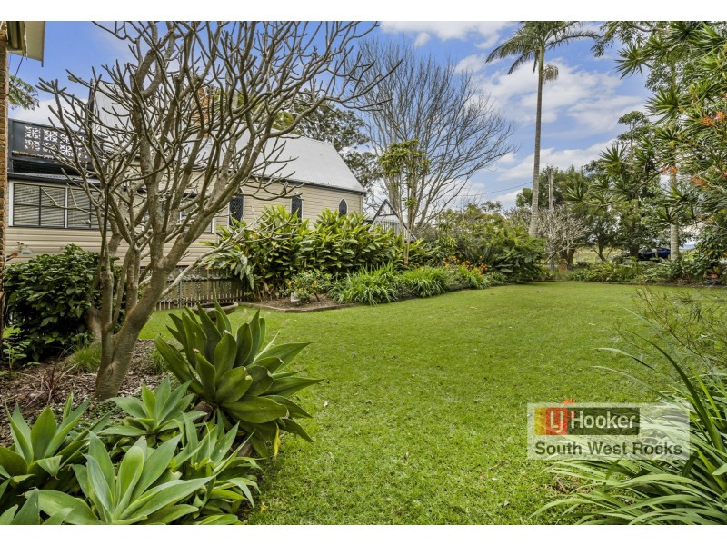 9 Hat Head Road, Kinchela NSW 2440