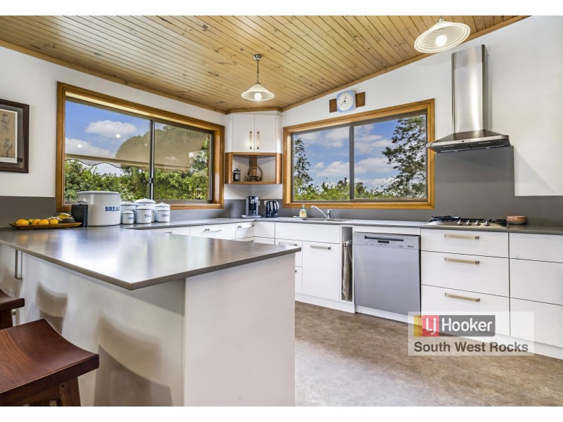 9 Hat Head Road, Kinchela NSW 2440