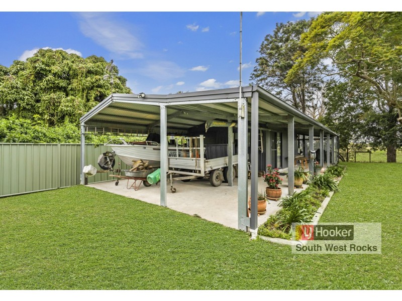 9 Hat Head Road, Kinchela NSW 2440