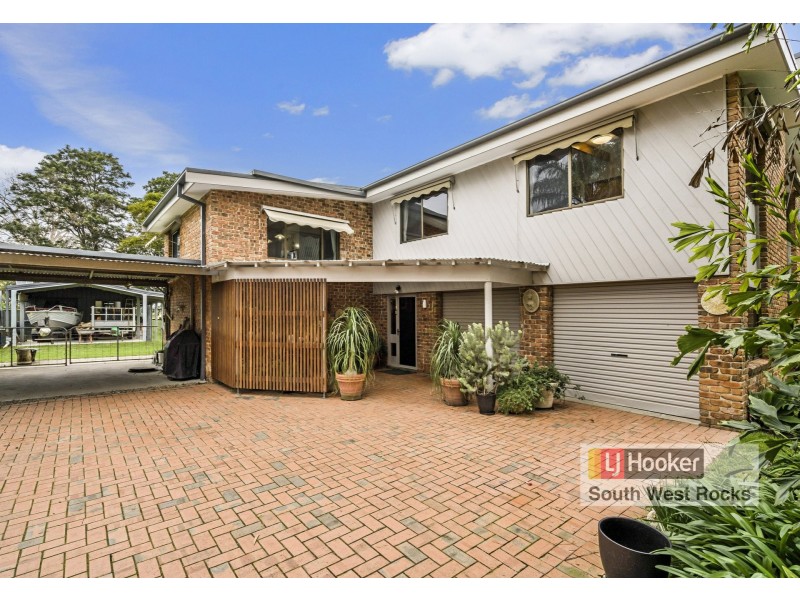 9 Hat Head Road, Kinchela NSW 2440