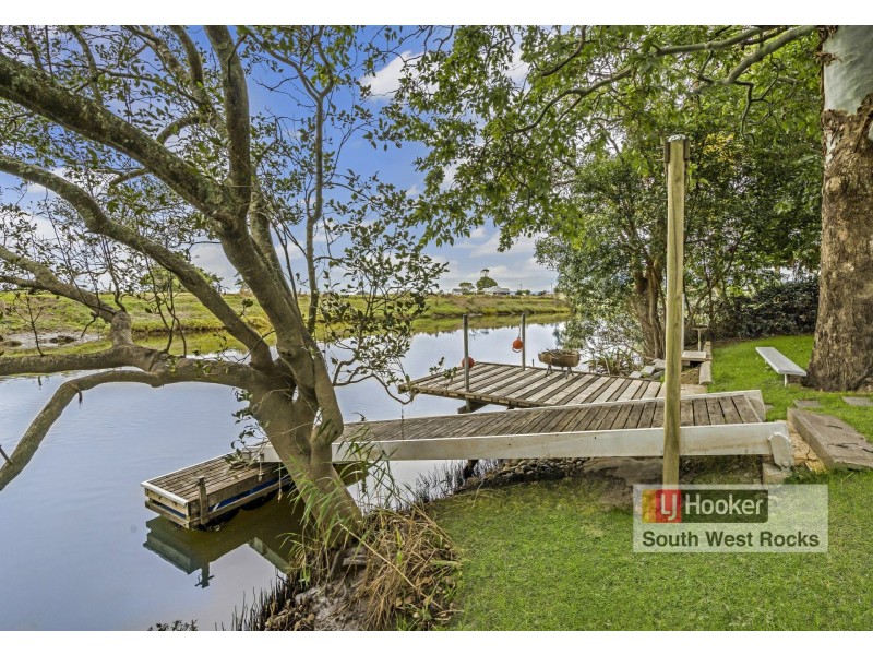 9 Hat Head Road, Kinchela NSW 2440