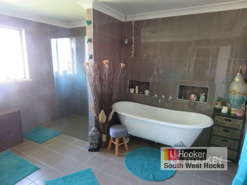 240 Menarcobrinni Road, Clybucca NSW 2440