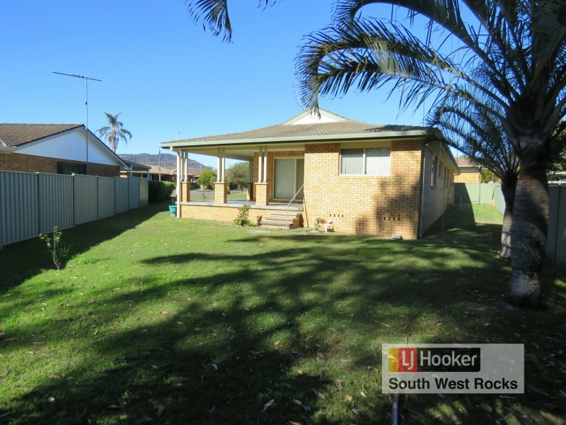 1 Les Gilligan Place, South West Rocks NSW 2431
